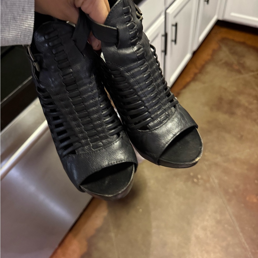 BCBGeneration Black Ankle Booties